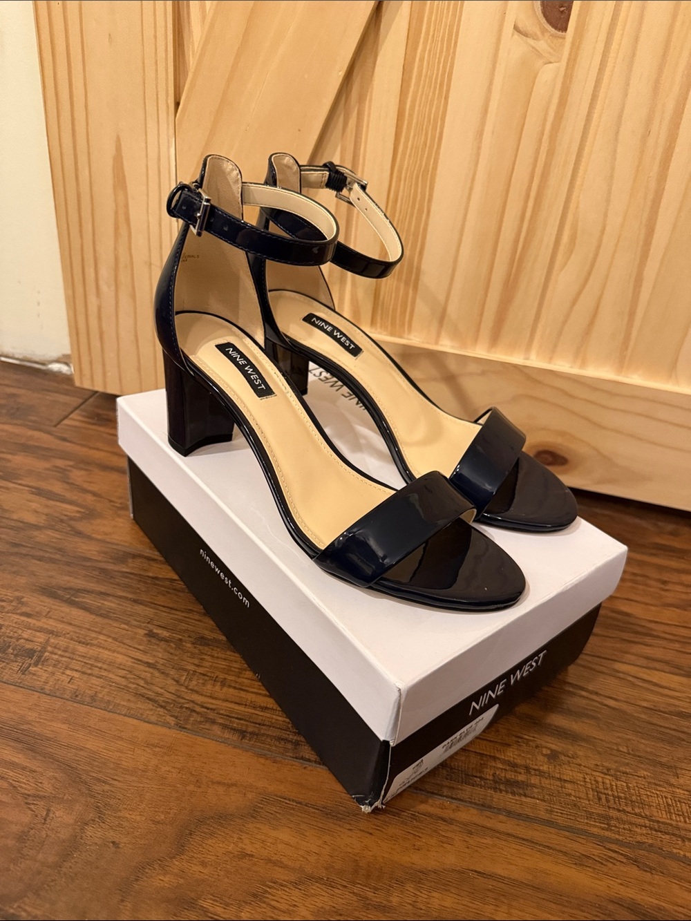 New Nine West Navy Blue Patent Ankle-Strap Block Heels Size 8 M